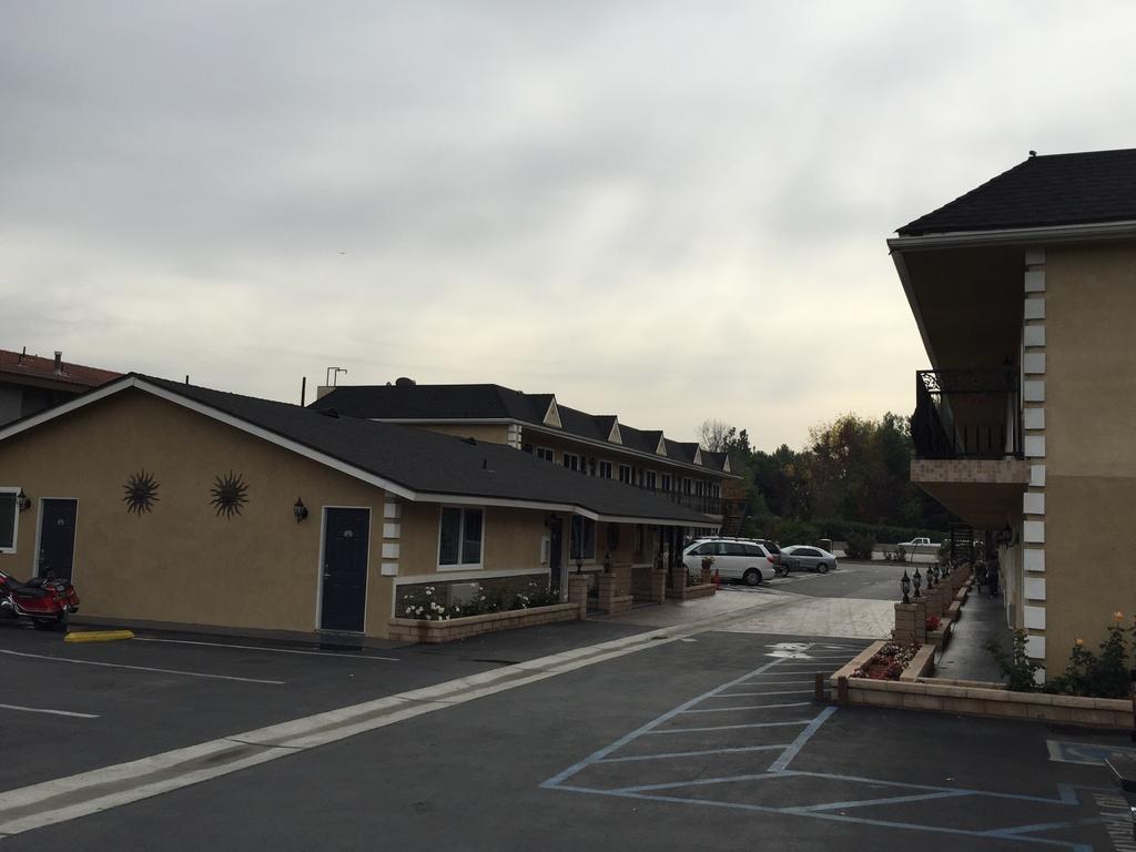 Walnut Inn&Suites West Covina Exterior foto